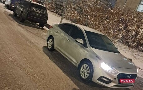 Hyundai Solaris II рестайлинг, 2018 год, 1 100 000 рублей, 3 фотография