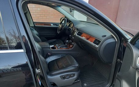 Volkswagen Touareg III, 2011 год, 1 800 000 рублей, 19 фотография