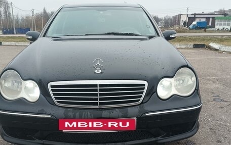 Mercedes-Benz C-Класс, 2004 год, 725 000 рублей, 3 фотография