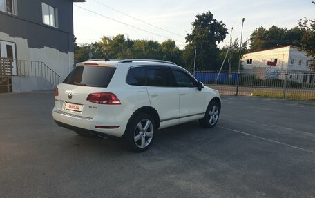 Volkswagen Touareg III, 2011 год, 2 200 000 рублей, 4 фотография