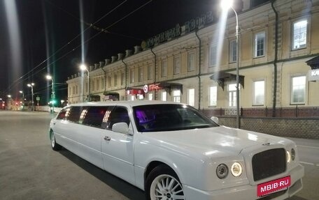 Lincoln Town Car III рестайлинг, 2000 год, 600 000 рублей, 2 фотография