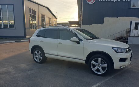 Volkswagen Touareg III, 2011 год, 2 200 000 рублей, 1 фотография