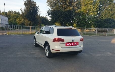 Volkswagen Touareg III, 2011 год, 2 200 000 рублей, 3 фотография