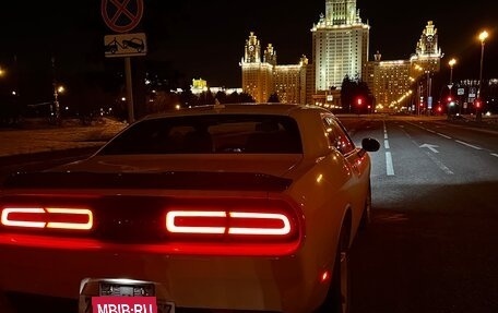 Dodge Challenger III рестайлинг 2, 2019 год, 4 200 000 рублей, 4 фотография