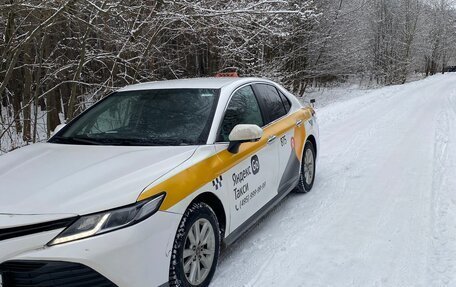 Toyota Camry, 2019 год, 1 999 999 рублей, 2 фотография