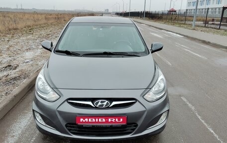 Hyundai Solaris II рестайлинг, 2012 год, 915 000 рублей, 1 фотография