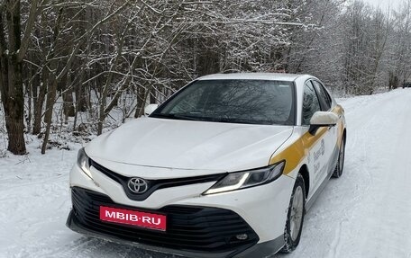 Toyota Camry, 2019 год, 1 999 999 рублей, 1 фотография