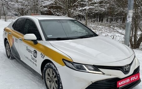 Toyota Camry, 2019 год, 1 999 999 рублей, 3 фотография