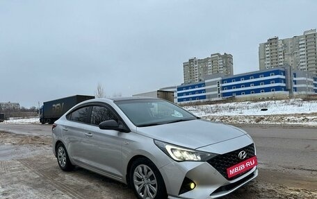 Hyundai Solaris II рестайлинг, 2021 год, 1 550 000 рублей, 3 фотография