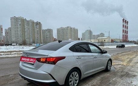 Hyundai Solaris II рестайлинг, 2021 год, 1 550 000 рублей, 2 фотография