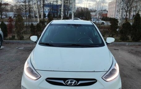 Hyundai Solaris II рестайлинг, 2013 год, 1 050 000 рублей, 1 фотография