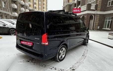 Mercedes-Benz Vito, 2017 год, 6 000 000 рублей, 2 фотография