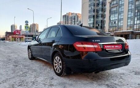 Mercedes-Benz E-Класс, 2011 год, 2 250 000 рублей, 2 фотография