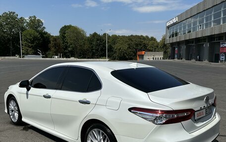 Toyota Camry, 2018 год, 3 000 000 рублей, 4 фотография