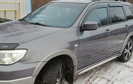 Mitsubishi Outlander III рестайлинг 3, 2005 год, 740 000 рублей, 1 фотография