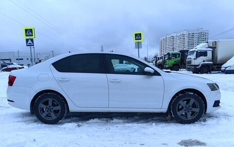 Skoda Octavia, 2017 год, 1 820 000 рублей, 5 фотография