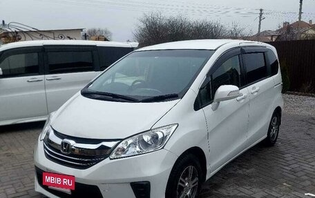 Honda Freed I, 2014 год, 1 350 000 рублей, 5 фотография