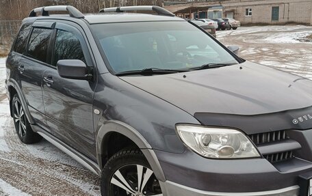 Mitsubishi Outlander III рестайлинг 3, 2005 год, 740 000 рублей, 7 фотография