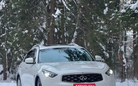 Infiniti FX II, 2010 год, 2 100 000 рублей, 1 фотография