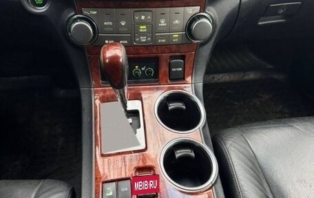 Toyota Highlander III, 2011 год, 2 000 000 рублей, 2 фотография