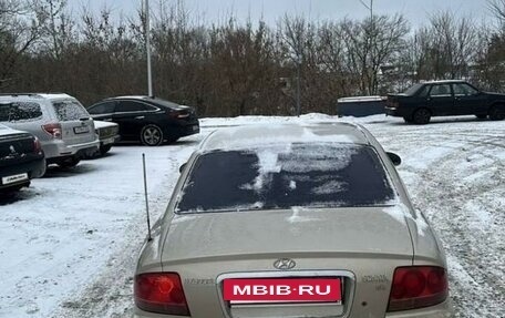 Hyundai Sonata IV рестайлинг, 2005 год, 260 000 рублей, 3 фотография