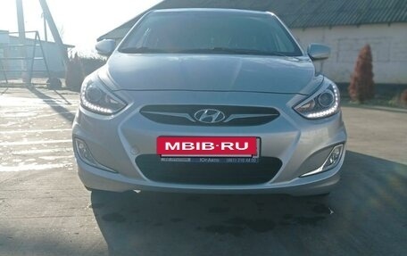 Hyundai Solaris II рестайлинг, 2013 год, 1 600 000 рублей, 2 фотография