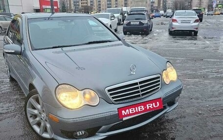 Mercedes-Benz C-Класс, 2004 год, 750 000 рублей, 9 фотография