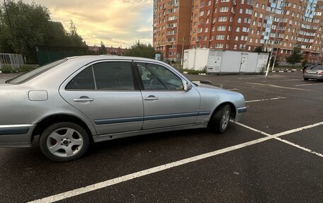 Mercedes-Benz E-Класс, 2000 год, 450 000 рублей, 5 фотография