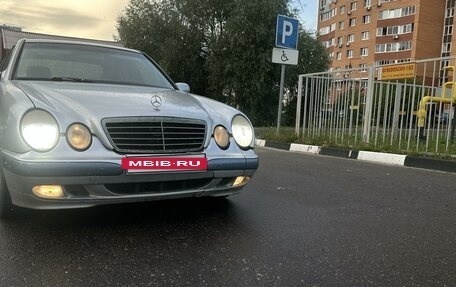 Mercedes-Benz E-Класс, 2000 год, 450 000 рублей, 3 фотография