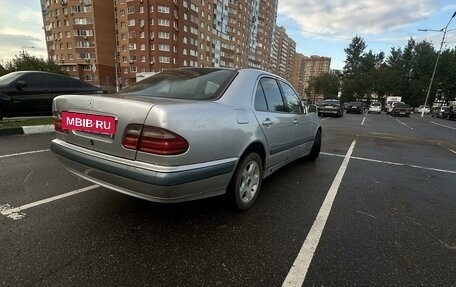 Mercedes-Benz E-Класс, 2000 год, 450 000 рублей, 6 фотография