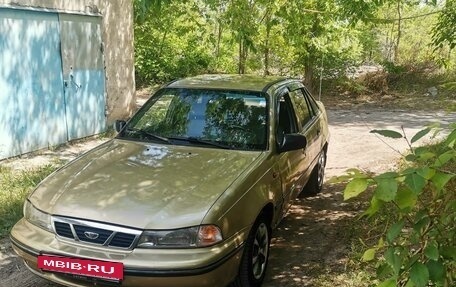 Daewoo Nexia I рестайлинг, 2004 год, 105 000 рублей, 2 фотография