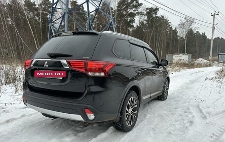 Mitsubishi Outlander III рестайлинг 3, 2018 год, 1 950 000 рублей, 5 фотография