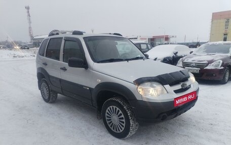 Chevrolet Niva I рестайлинг, 2017 год, 695 000 рублей, 2 фотография