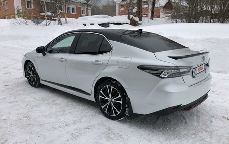 Toyota Camry, 2021 год, 4 000 000 рублей, 3 фотография