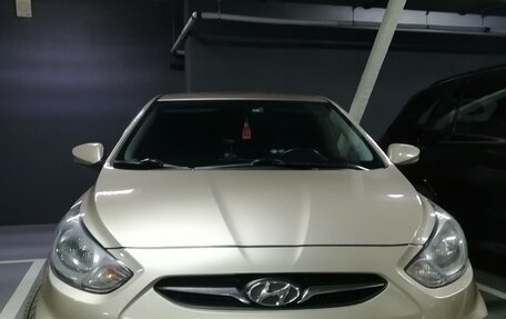 Hyundai Solaris II рестайлинг, 2011 год, 850 000 рублей, 3 фотография