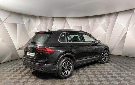 Volkswagen Tiguan II, 2018 год, 2 497 000 рублей, 2 фотография