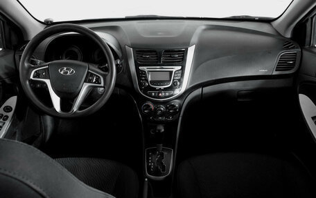 Hyundai Solaris II рестайлинг, 2013 год, 952 000 рублей, 12 фотография