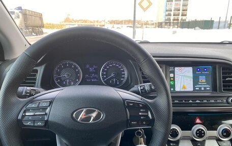 Hyundai Elantra VI рестайлинг, 2019 год, 1 800 000 рублей, 8 фотография