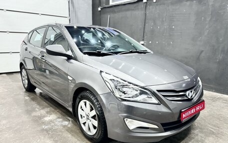 Hyundai Solaris II рестайлинг, 2015 год, 999 500 рублей, 1 фотография