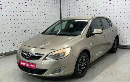 Opel Astra J, 2011 год, 670 000 рублей, 1 фотография