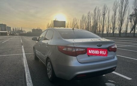 KIA Rio III рестайлинг, 2014 год, 850 000 рублей, 3 фотография