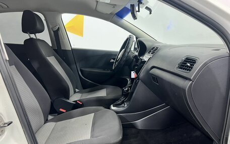 Volkswagen Polo VI (EU Market), 2013 год, 890 000 рублей, 28 фотография