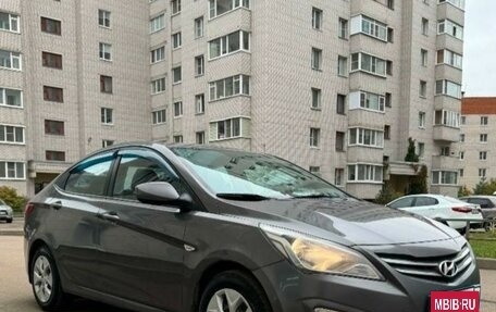 Hyundai Solaris II рестайлинг, 2015 год, 890 000 рублей, 3 фотография