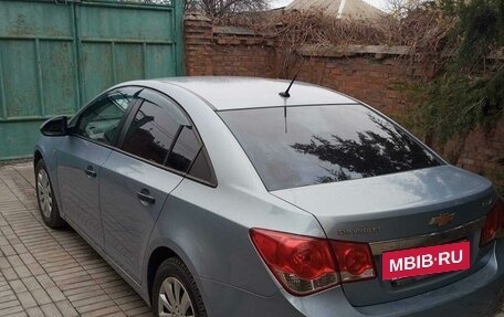 Chevrolet Cruze II, 2010 год, 800 000 рублей, 9 фотография