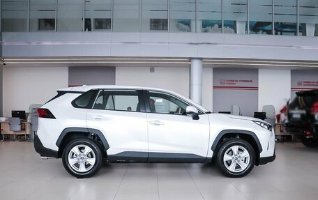 Toyota RAV4, 2024 год, 4 990 000 рублей, 6 фотография