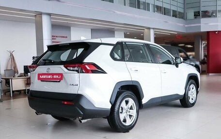 Toyota RAV4, 2024 год, 4 990 000 рублей, 5 фотография