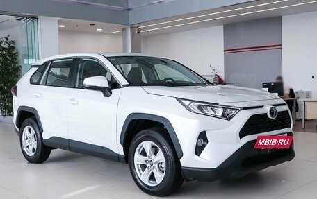 Toyota RAV4, 2024 год, 4 990 000 рублей, 7 фотография