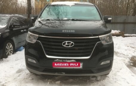 Hyundai Grand Starex Grand Starex I рестайлинг 2, 2019 год, 3 550 000 рублей, 2 фотография