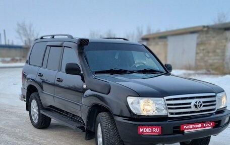 Toyota Land Cruiser 100 рестайлинг 2, 2004 год, 2 300 000 рублей, 3 фотография