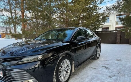 Toyota Camry, 2019 год, 3 250 000 рублей, 2 фотография